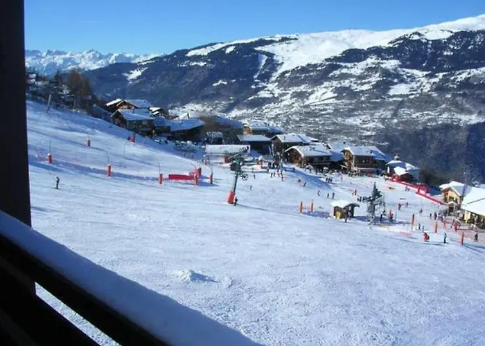 Au Pied Des Pistes A - Vue Sur Montagne - La Plagne